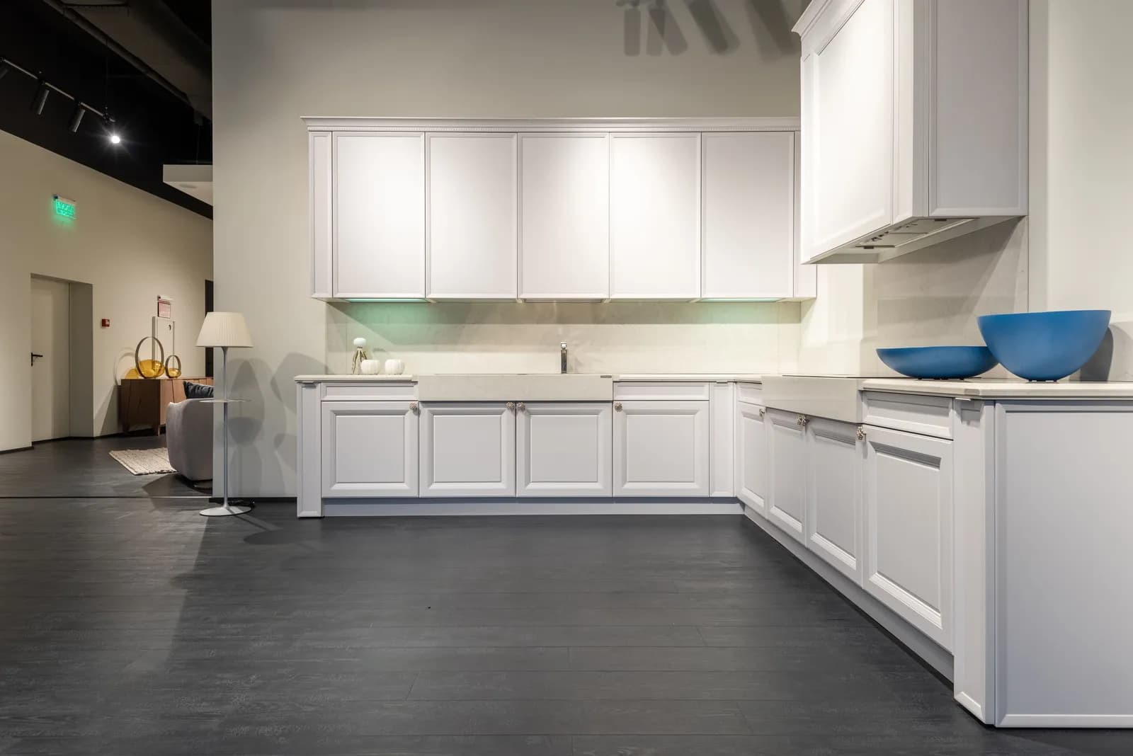 Cuisine moderne sur-mesure en showroom