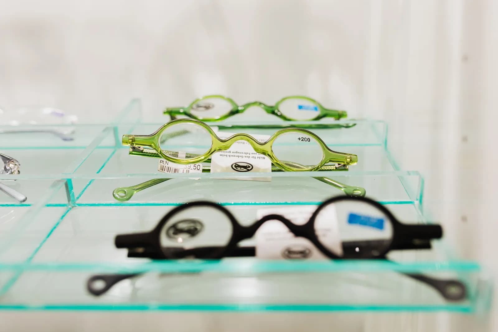 Boutique d'optique et montures de lunettes